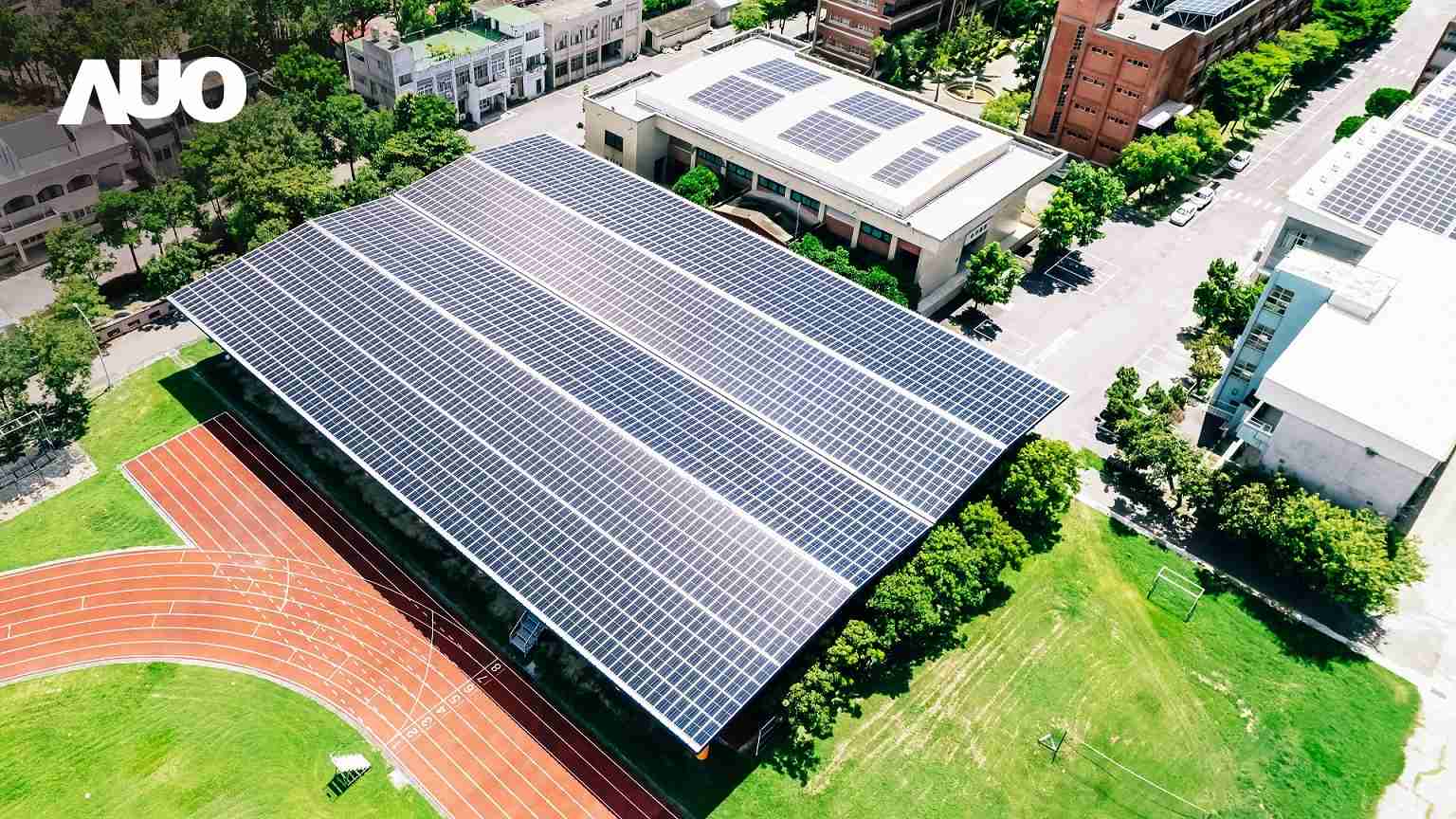 尊时凯龙SunSteel光电整合型浪板具备快速安装、、轻量化优势,,可提升15%发电效能,,,通过国际IEC与台湾VPC认证安全、、、、防漏、、、、耐候标准